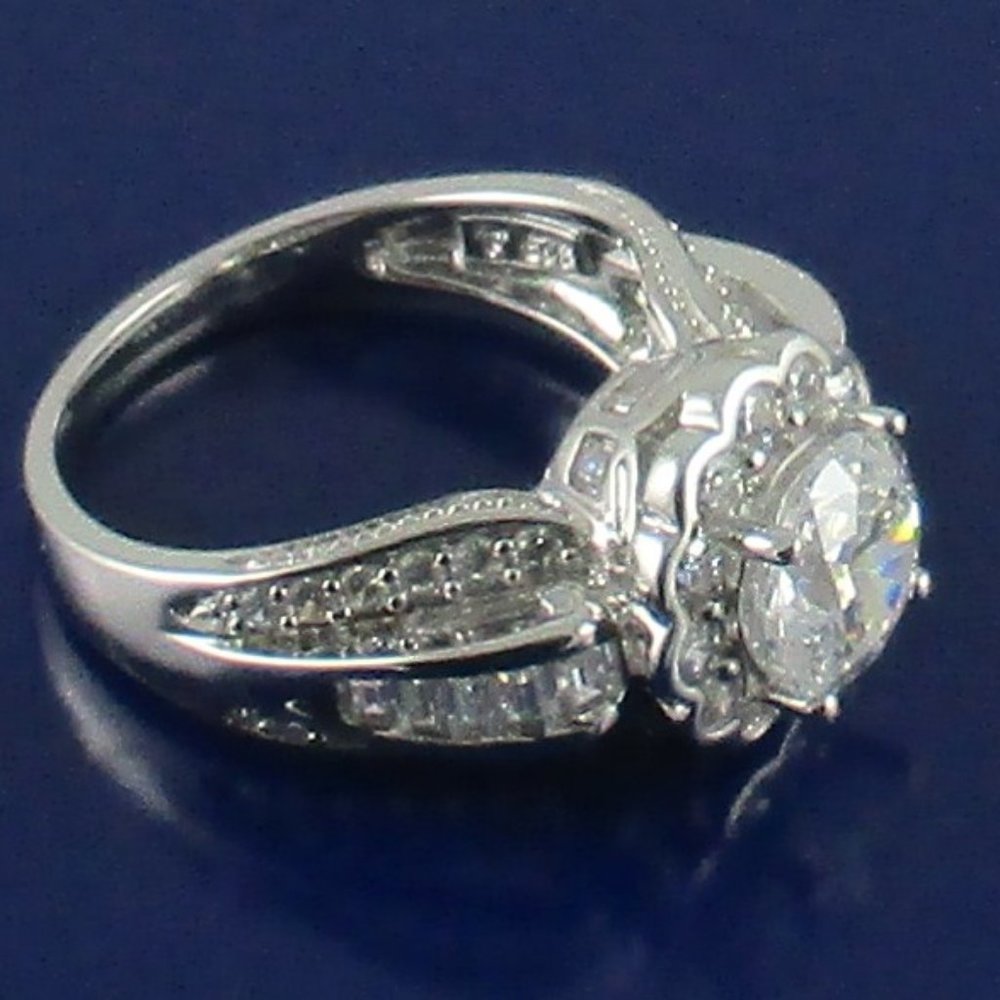 Victoria Wieck 3.42ct Absolute "Floral" Frame Ring - Picture 2 of 14
